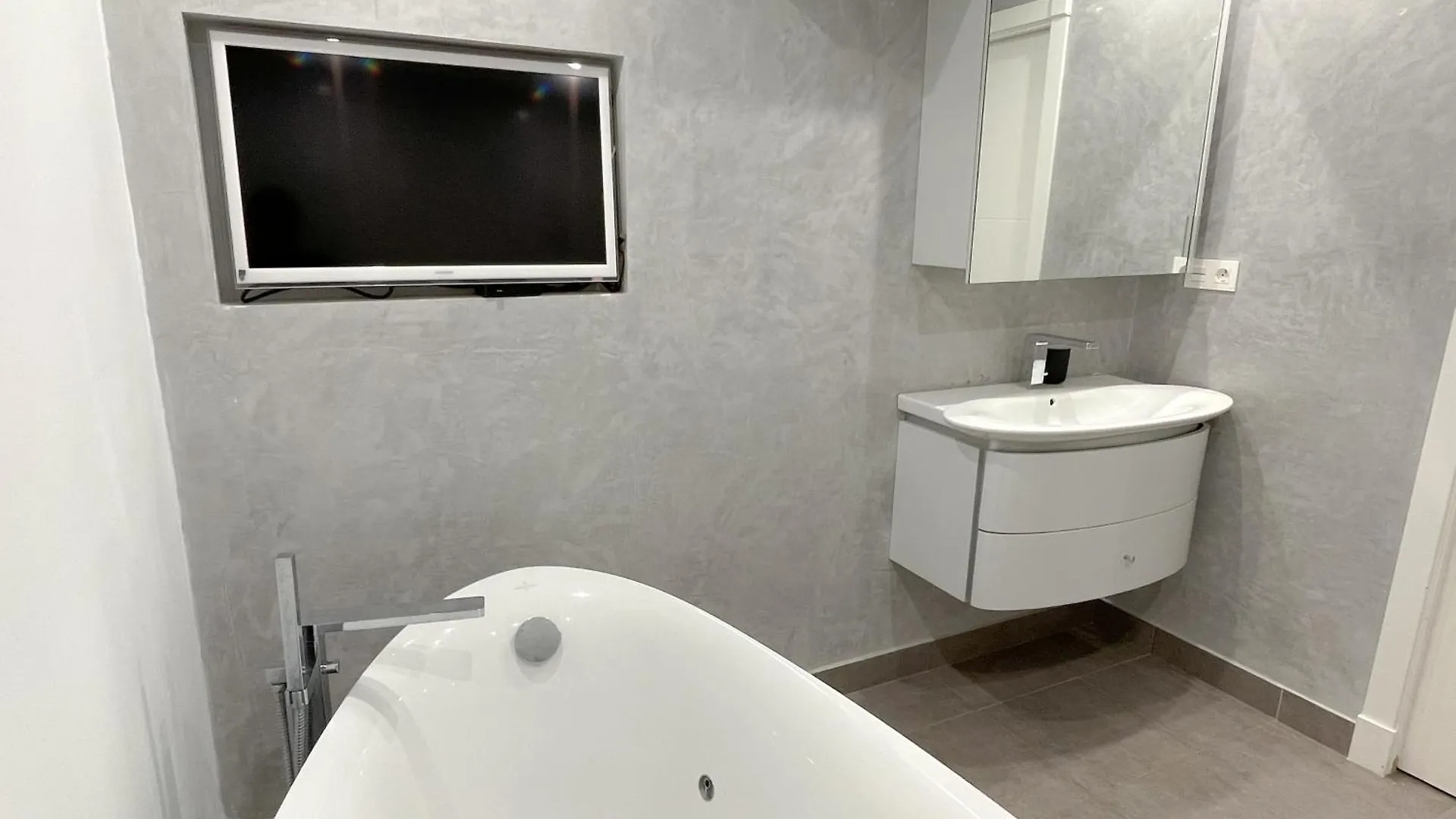 Aloha Hill Club Exclusive Apartment With Premier Resort Amenities Marbella Spain
