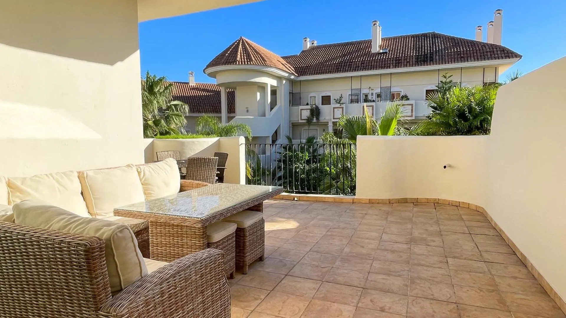 Aloha Hill Club Exclusive Apartment With Premier Resort Amenities Marbella Spain